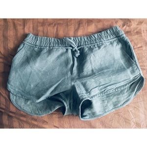 Aritzia Wilfred Shorts